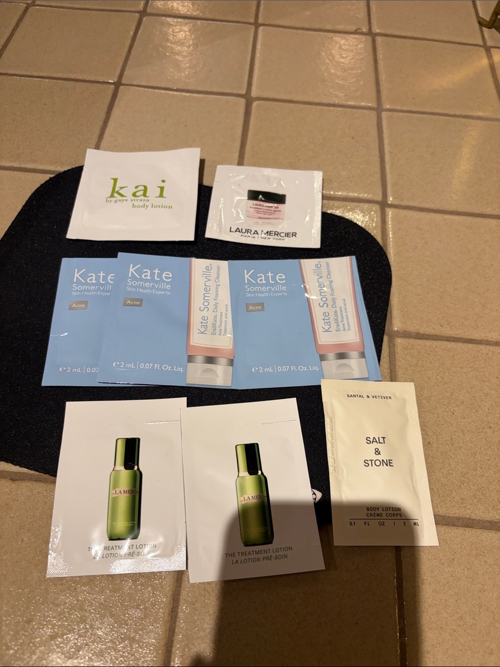Lot of (8) skincare samples NWT